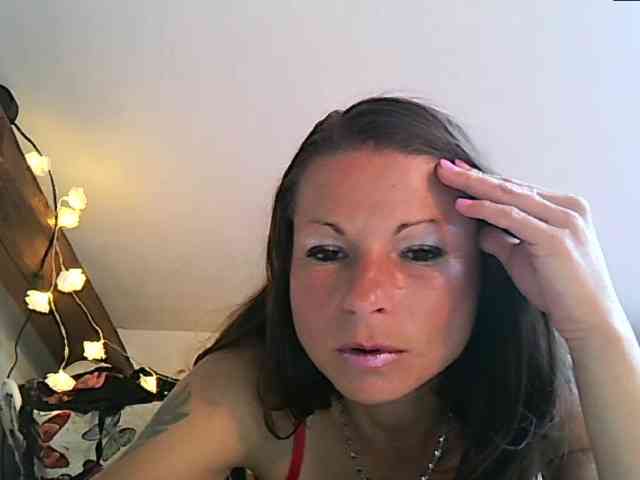 MilfNinna webcam