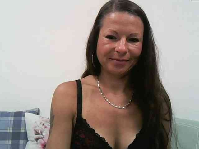 MilfNinna webcam