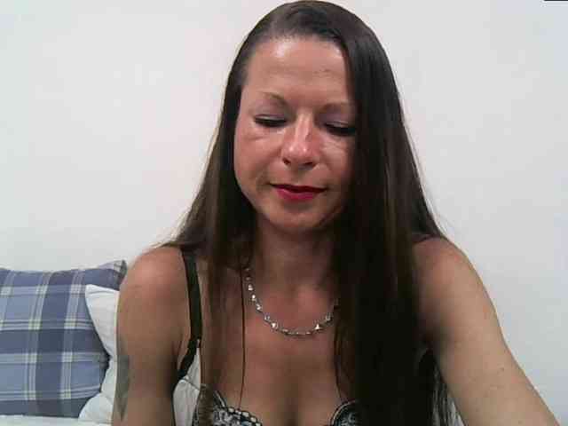 MilfNinna webcam