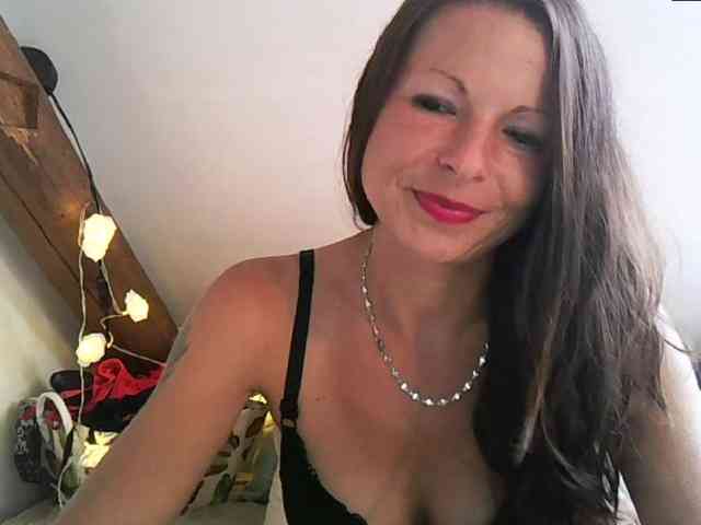 MilfNinna webcam