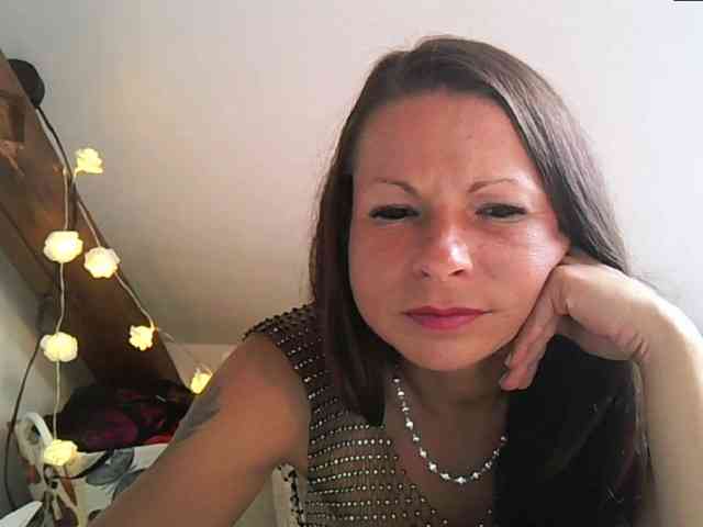 MilfNinna webcam
