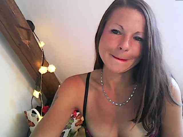 MilfNinna webcam