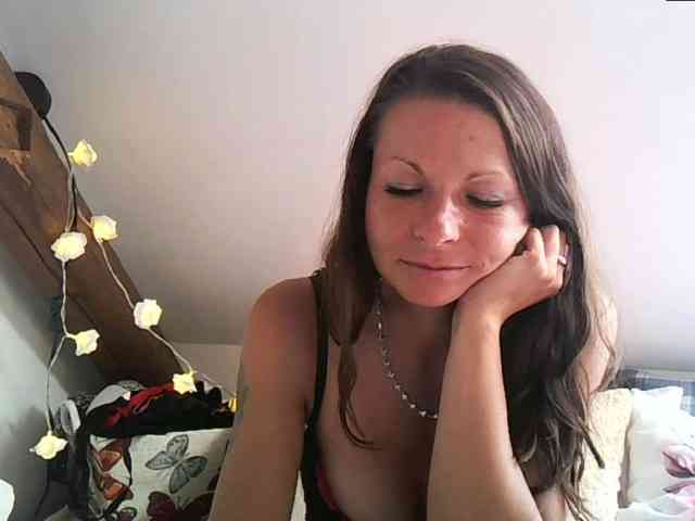 MilfNinna webcam