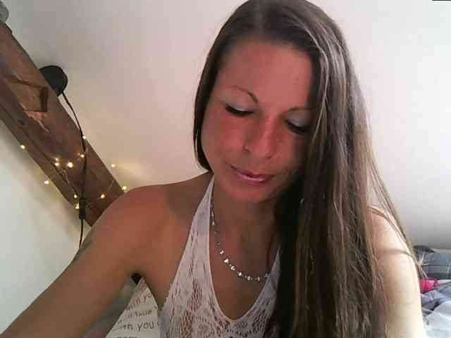 MilfNinna webcam