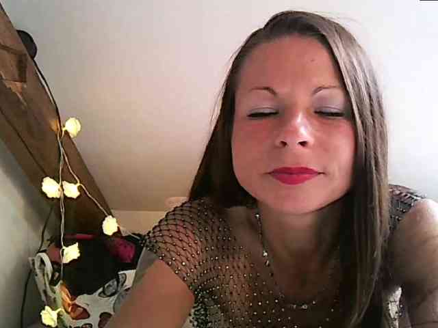 MilfNinna webcam