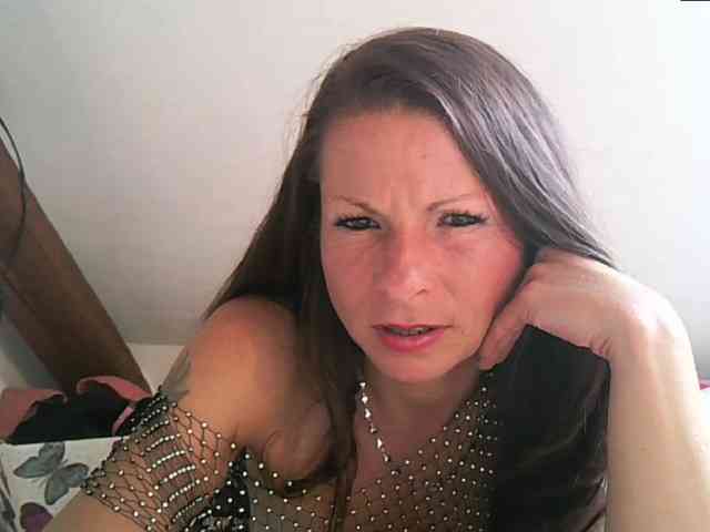 MilfNinna webcam