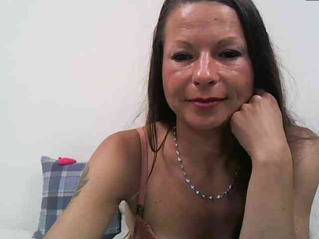MilfNinna webcam