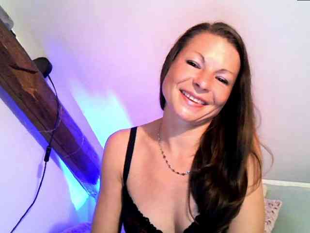MilfNinna webcam