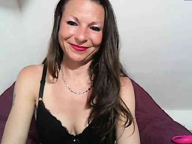 MilfNinna webcam