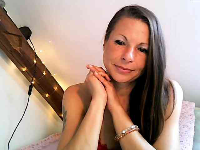 MilfNinna webcam