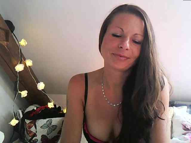 MilfNinna webcam