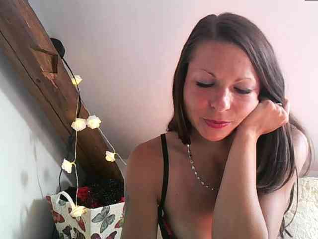 MilfNinna webcam