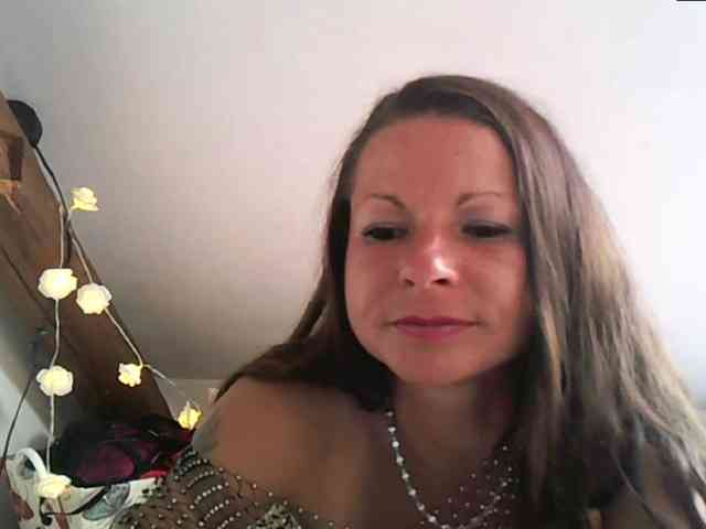 MilfNinna webcam