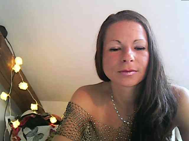 MilfNinna webcam