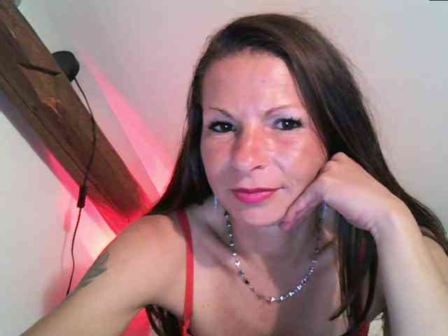MilfNinna webcam