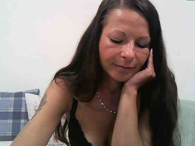 MilfNinna webcam