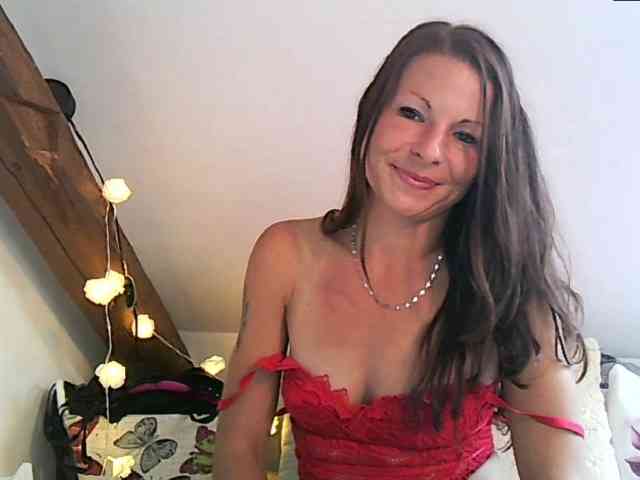 MilfNinna webcam