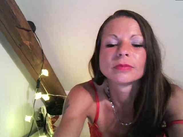 MilfNinna webcam