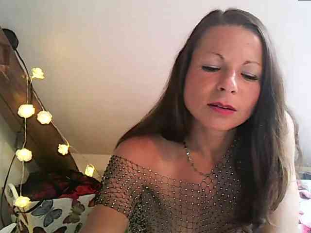 MilfNinna webcam