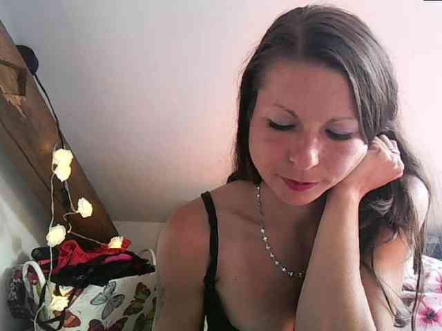 MilfNinna webcam