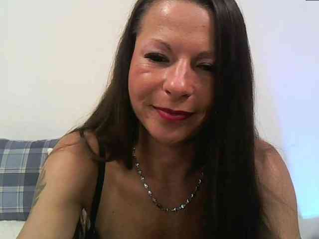 MilfNinna webcam
