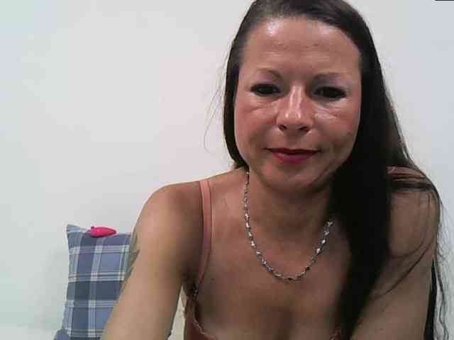 MilfNinna webcam