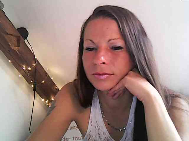MilfNinna webcam