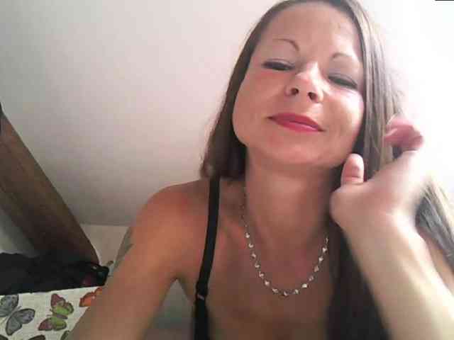 MilfNinna webcam