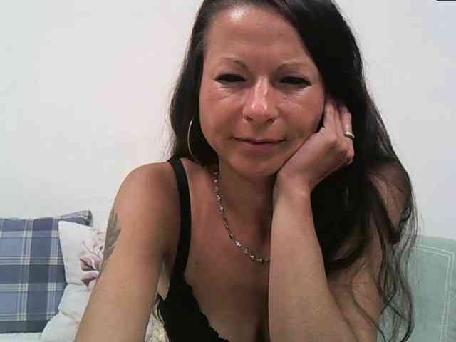 MilfNinna webcam