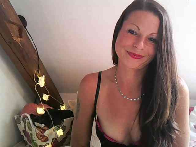 MilfNinna webcam