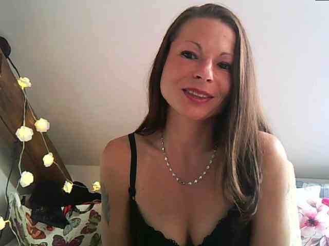 MilfNinna webcam