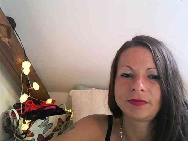 MilfNinna webcam