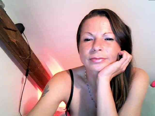 MilfNinna webcam
