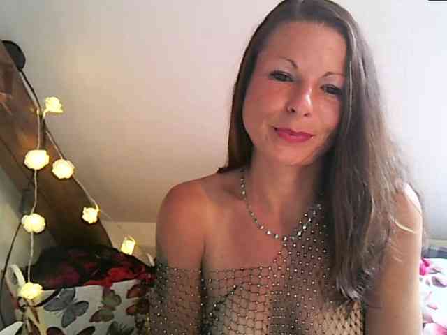 MilfNinna webcam