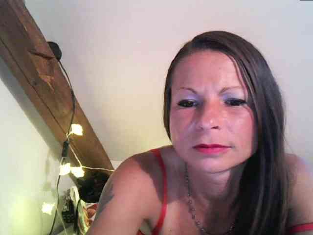 MilfNinna webcam