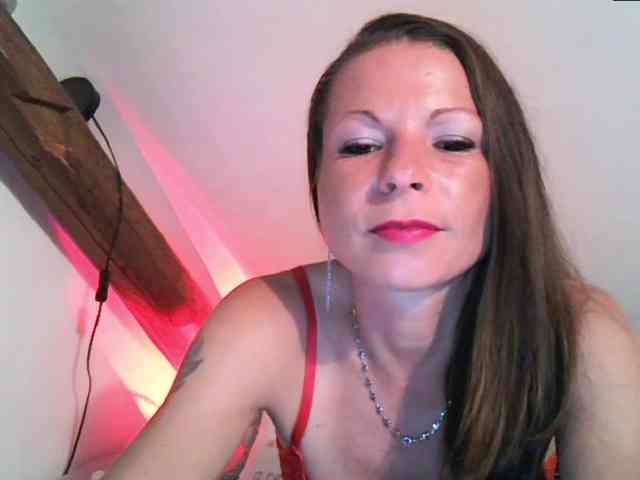 MilfNinna webcam