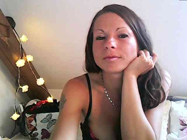 MilfNinna webcam