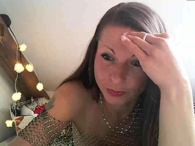 MilfNinna webcam