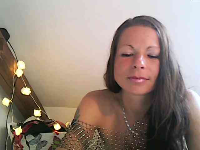 MilfNinna webcam