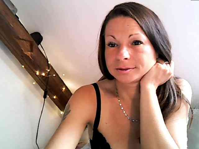 MilfNinna webcam