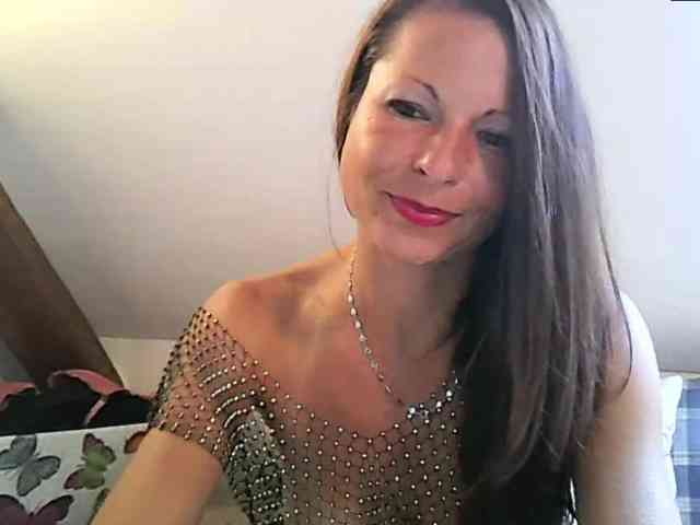 MilfNinna webcam