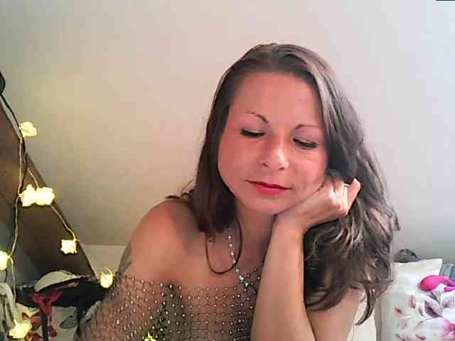 MilfNinna webcam