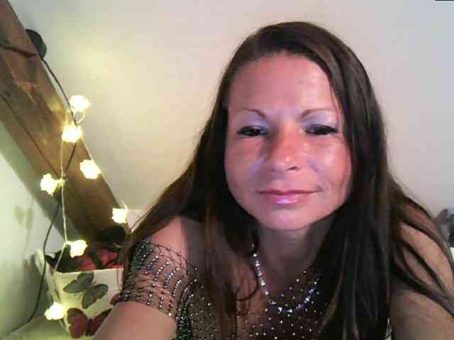 MilfNinna webcam
