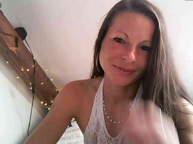 MilfNinna webcam