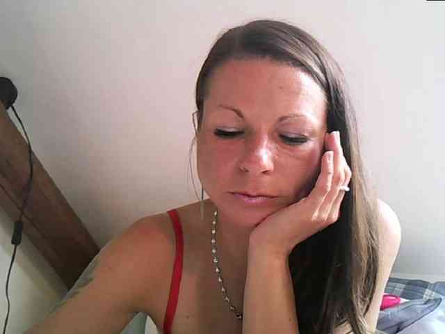 MilfNinna webcam
