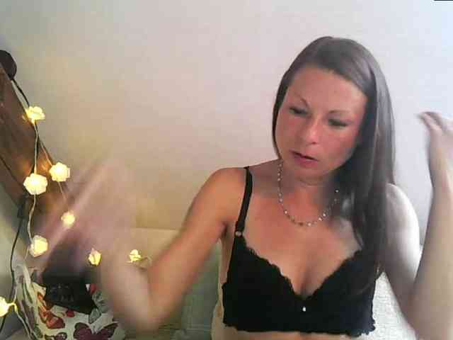 MilfNinna webcam