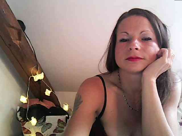 MilfNinna webcam