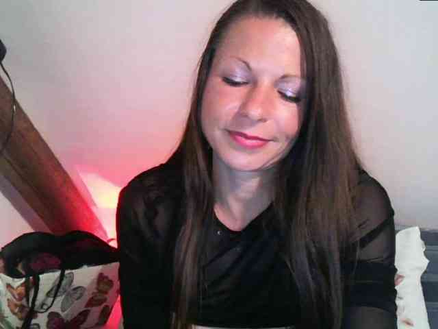 MilfNinna webcam
