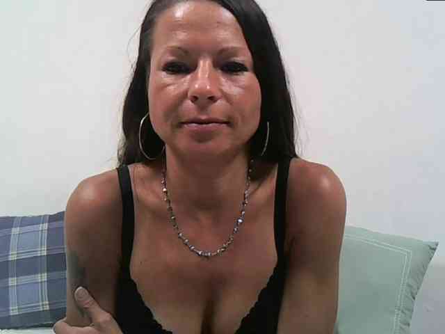 MilfNinna webcam