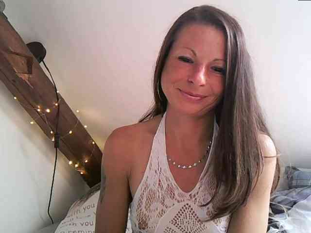 MilfNinna webcam